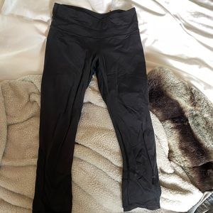 Lululemon inspire crop